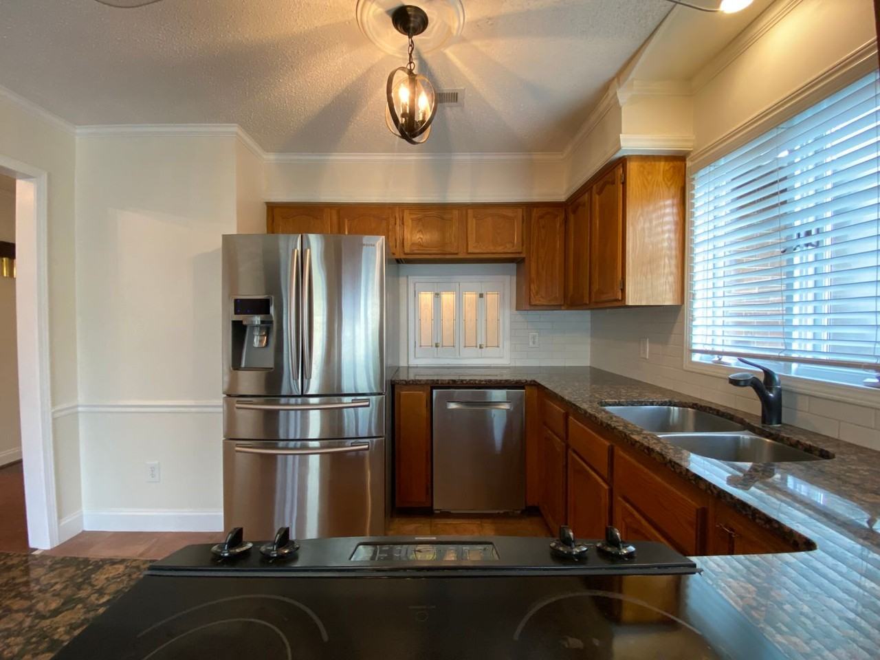 124 Breckindale Cir - Photo 3 of 22