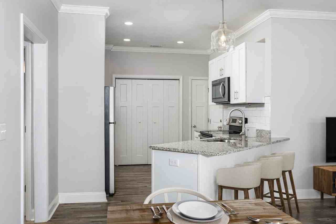 The Apex Luxury Apartments - Photo 4 of 49