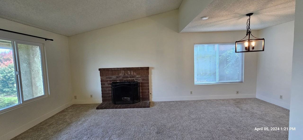 1406 Oak Knoll Rd - Photo 5 of 48