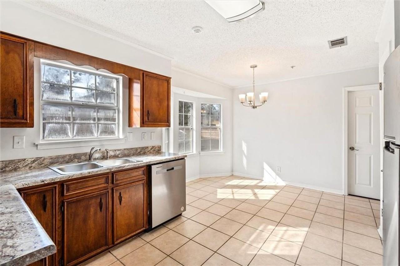 1240 Lynchburg Ct - Photo 4 of 30