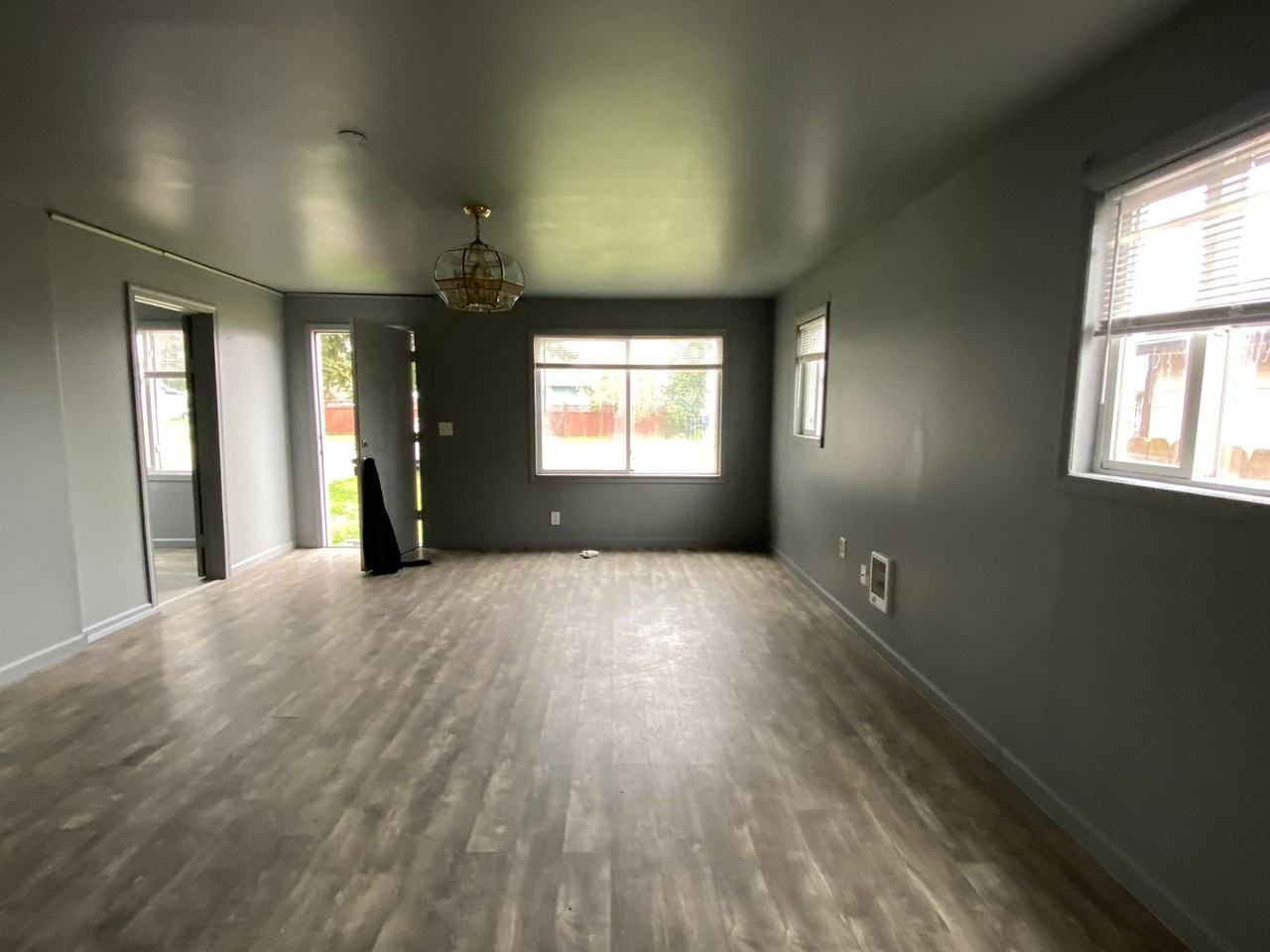 4393 Dover Ave Ne - Photo 2 of 8