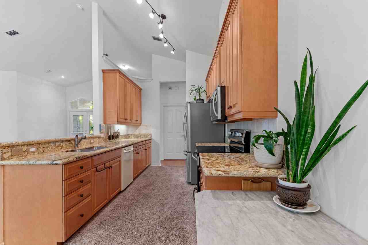 8409 Sw 8th Pl - Photo 5 of 28