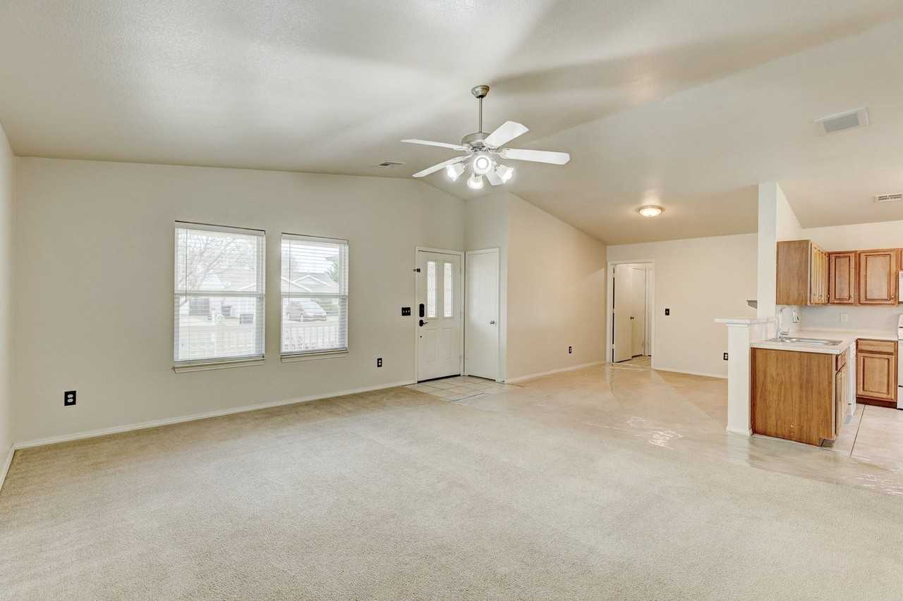 1812 Nw 146th St - Photo 2 of 8