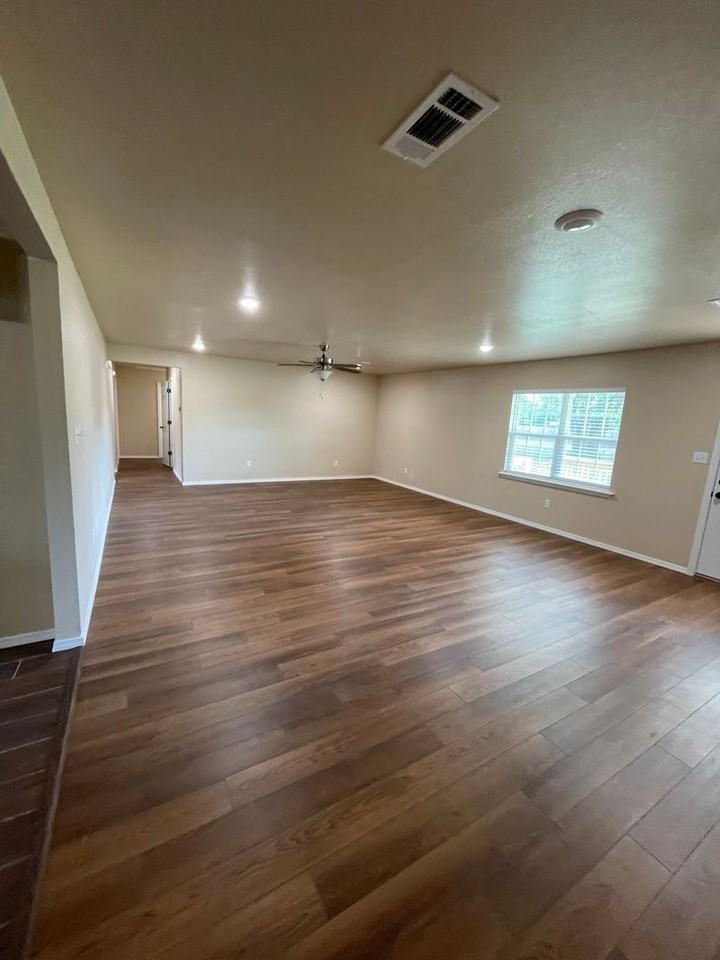 16 Charmont Dr - Photo 3 of 21