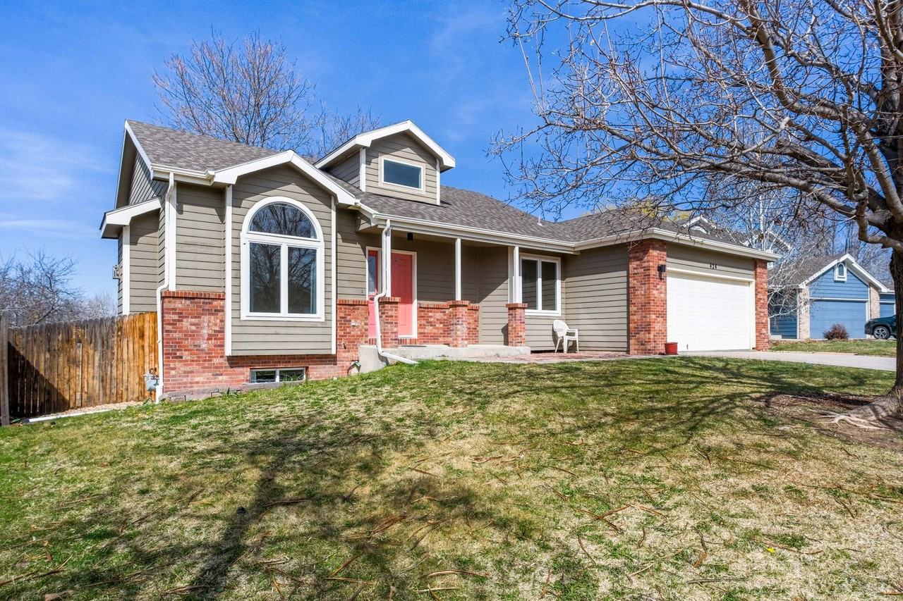 424 Dunne Dr - Photo 2 of 21