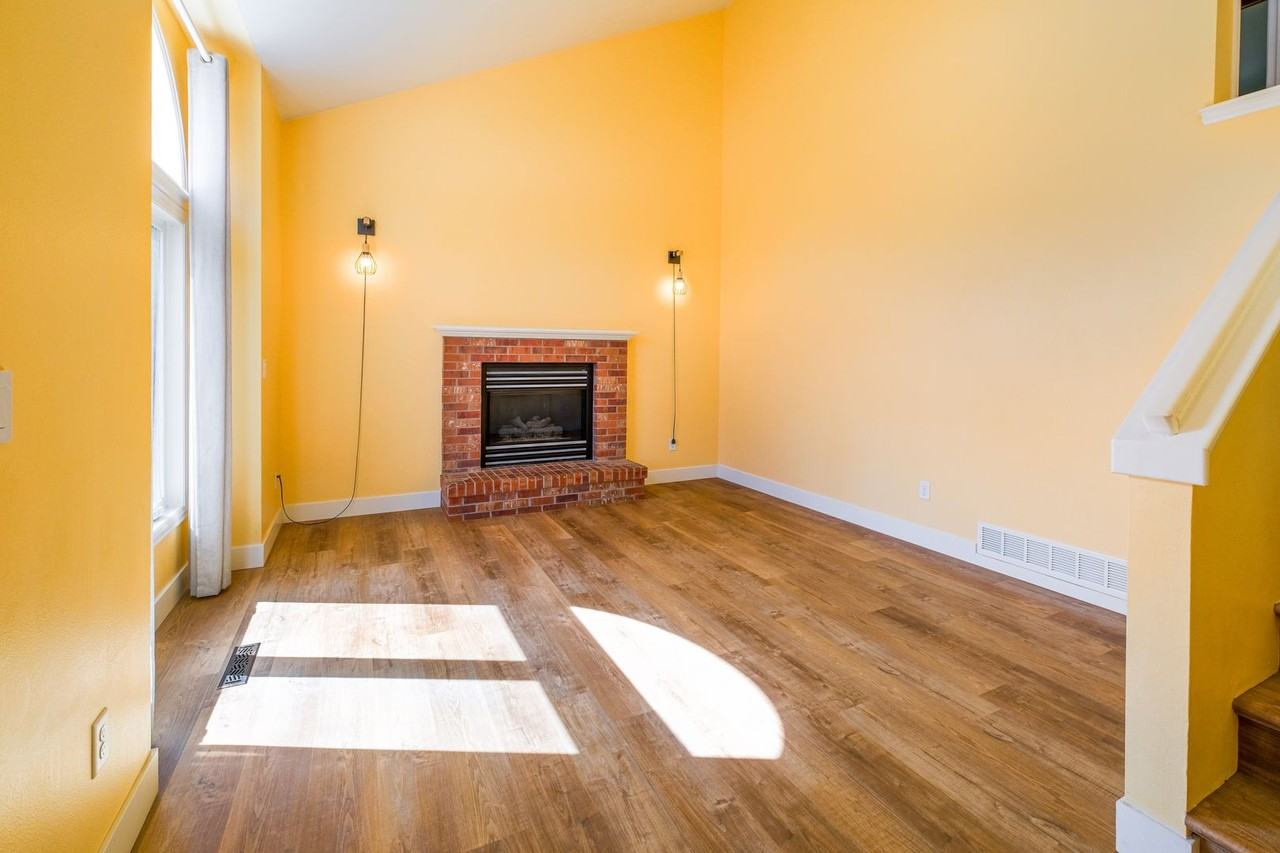 424 Dunne Dr - Photo 3 of 21