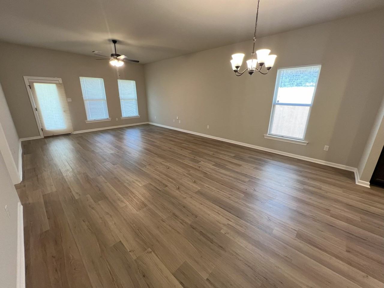 1960 Pineglen Dr - Photo 2 of 20