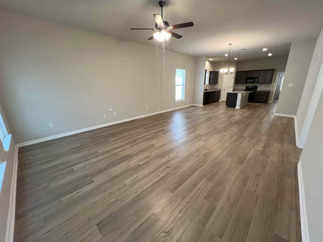 1960 Pineglen Dr - Photo 3 of 20