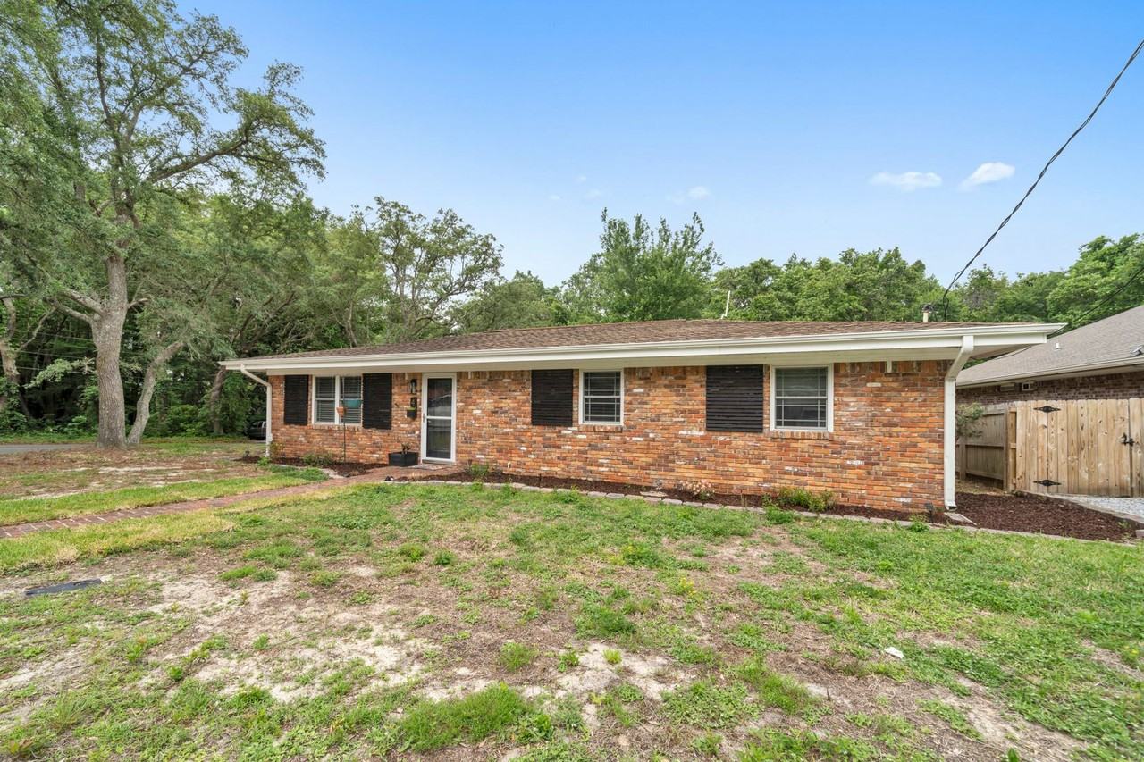 4 Roundabend Rd - Photo 2 of 34