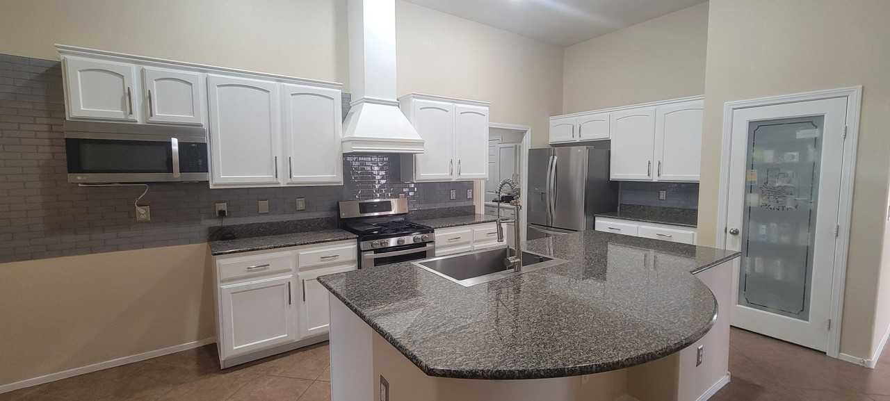 3833 Bowers Hollow Ave - Photo 6 of 31