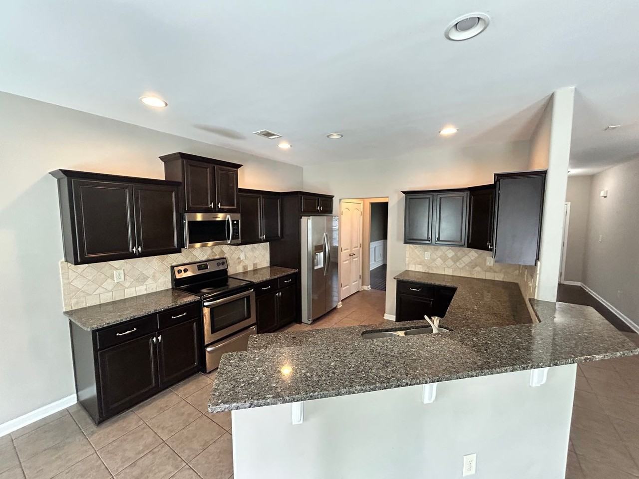 3900 Cahaba St - Photo 2 of 19