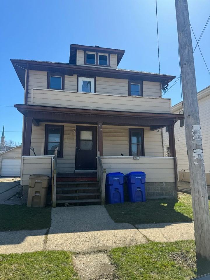 2221 50th St. (Duplex) - Photo 2 of 7