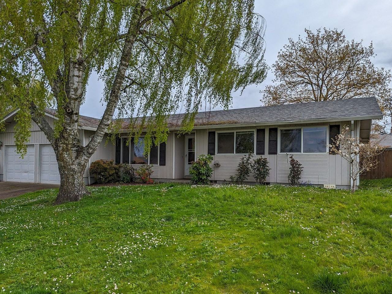 538 49th Avenue Southeast - Photo 3 of 30