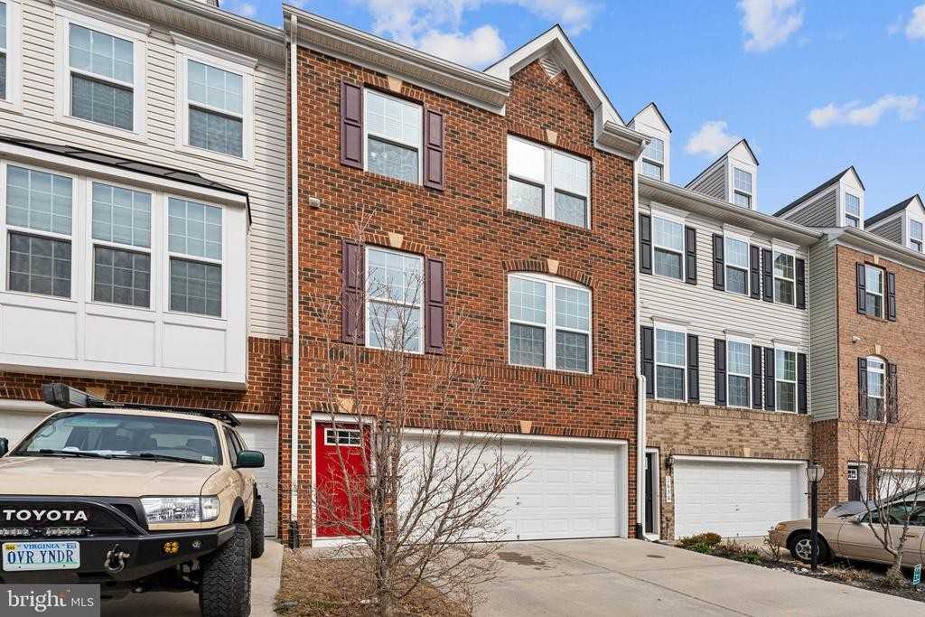 1660 Dorothy Ln - Photo 2 of 28