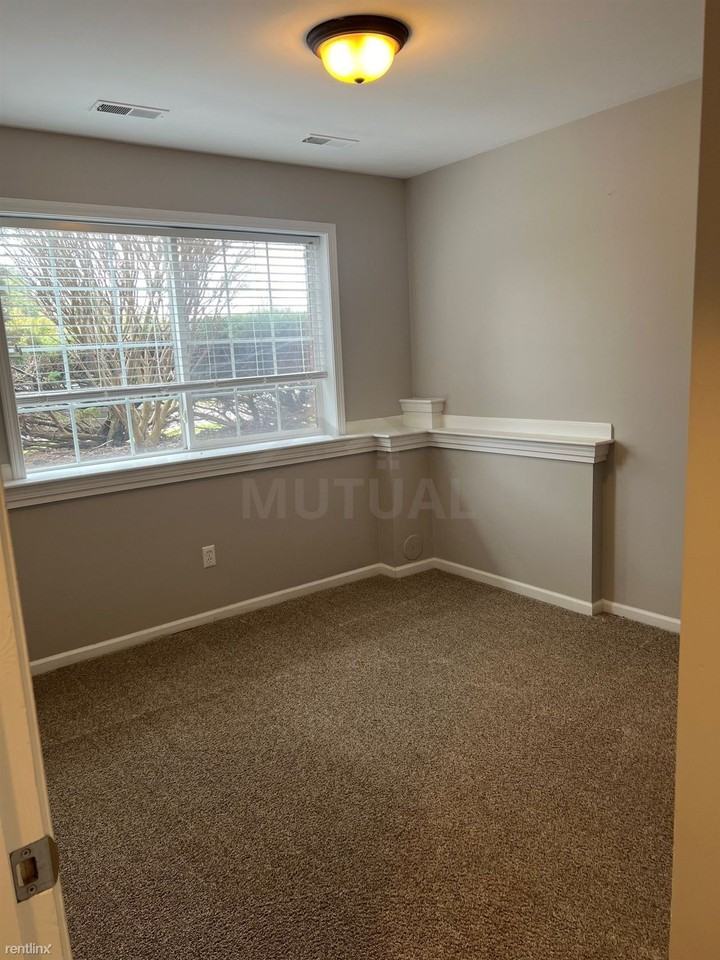 6367 Waldon Center Dr - Photo 3 of 15
