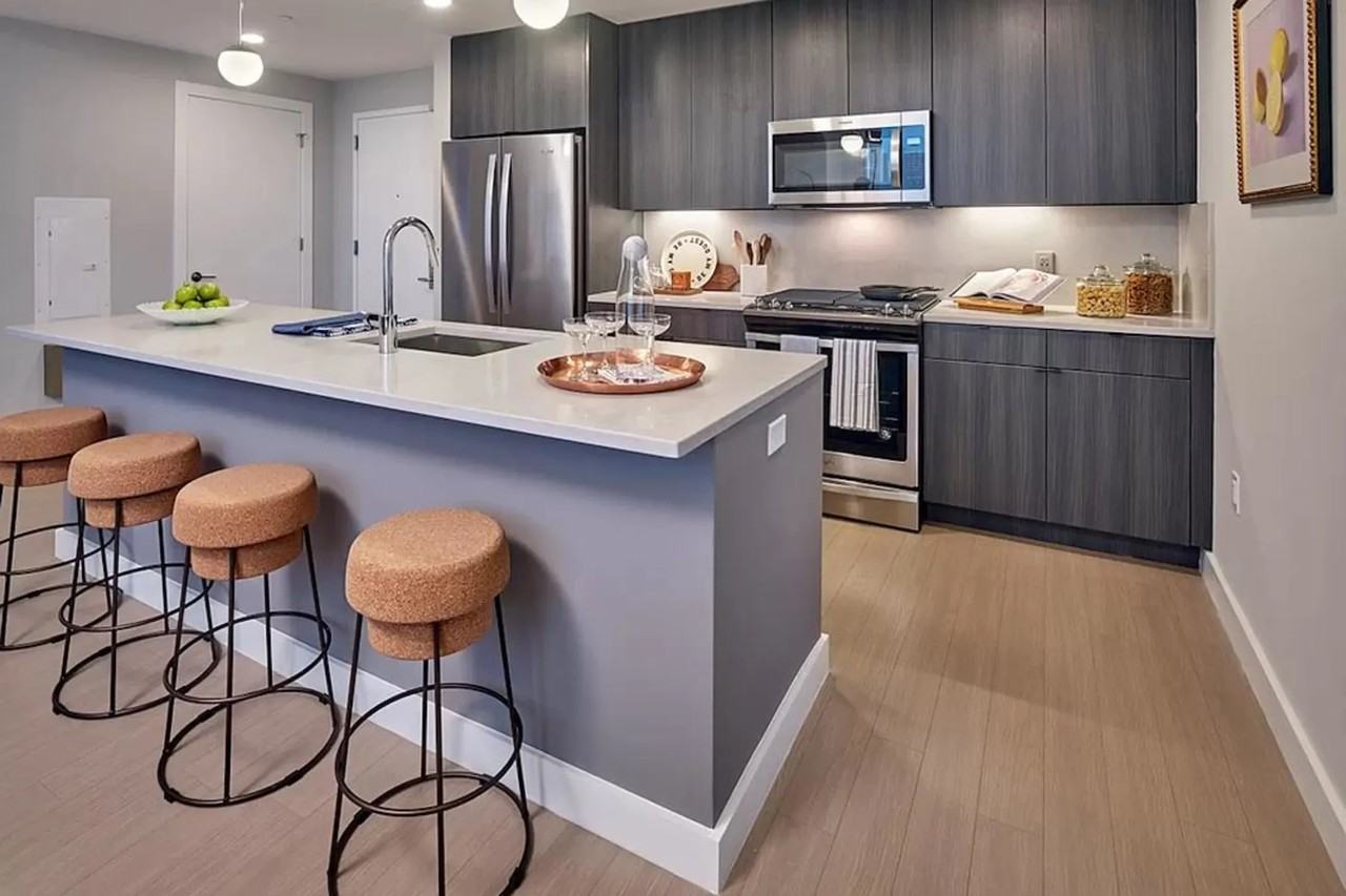191 Van Vorst St - Photo 2 of 15