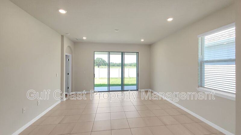 590 157th Ct E - Photo 3 of 22