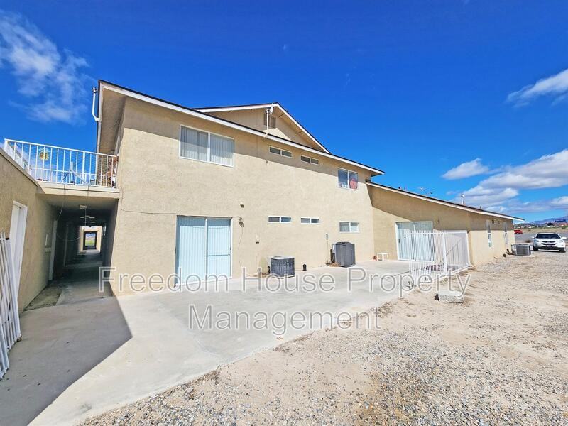 2341 E Calvada Blvd #2 - Photo 3 of 23