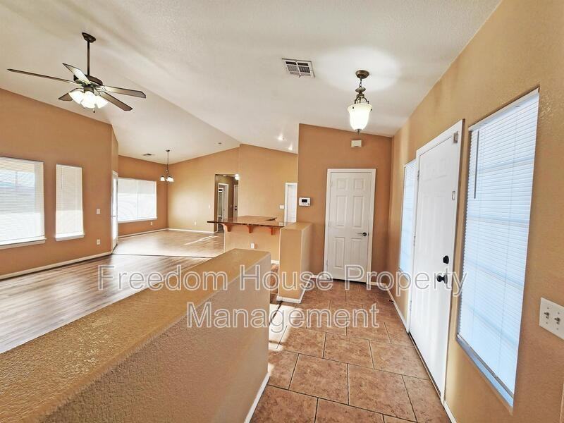 3680 Ravine Ave - Photo 3 of 31