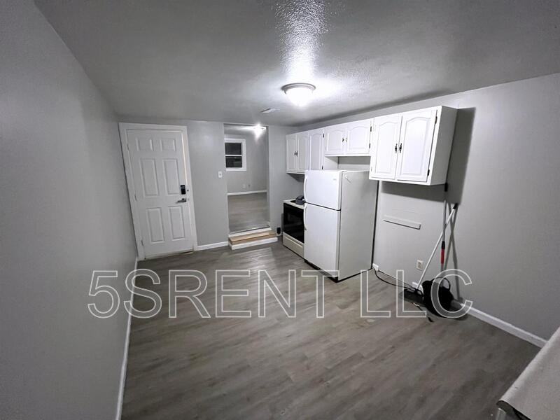 236 S Mary Ellen St - Photo 7 of 11