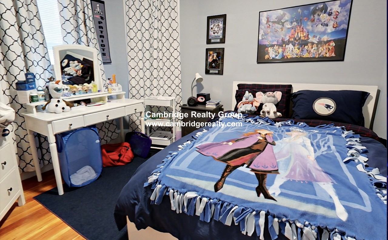 136 Oxford St #1 - Photo 2 of 9