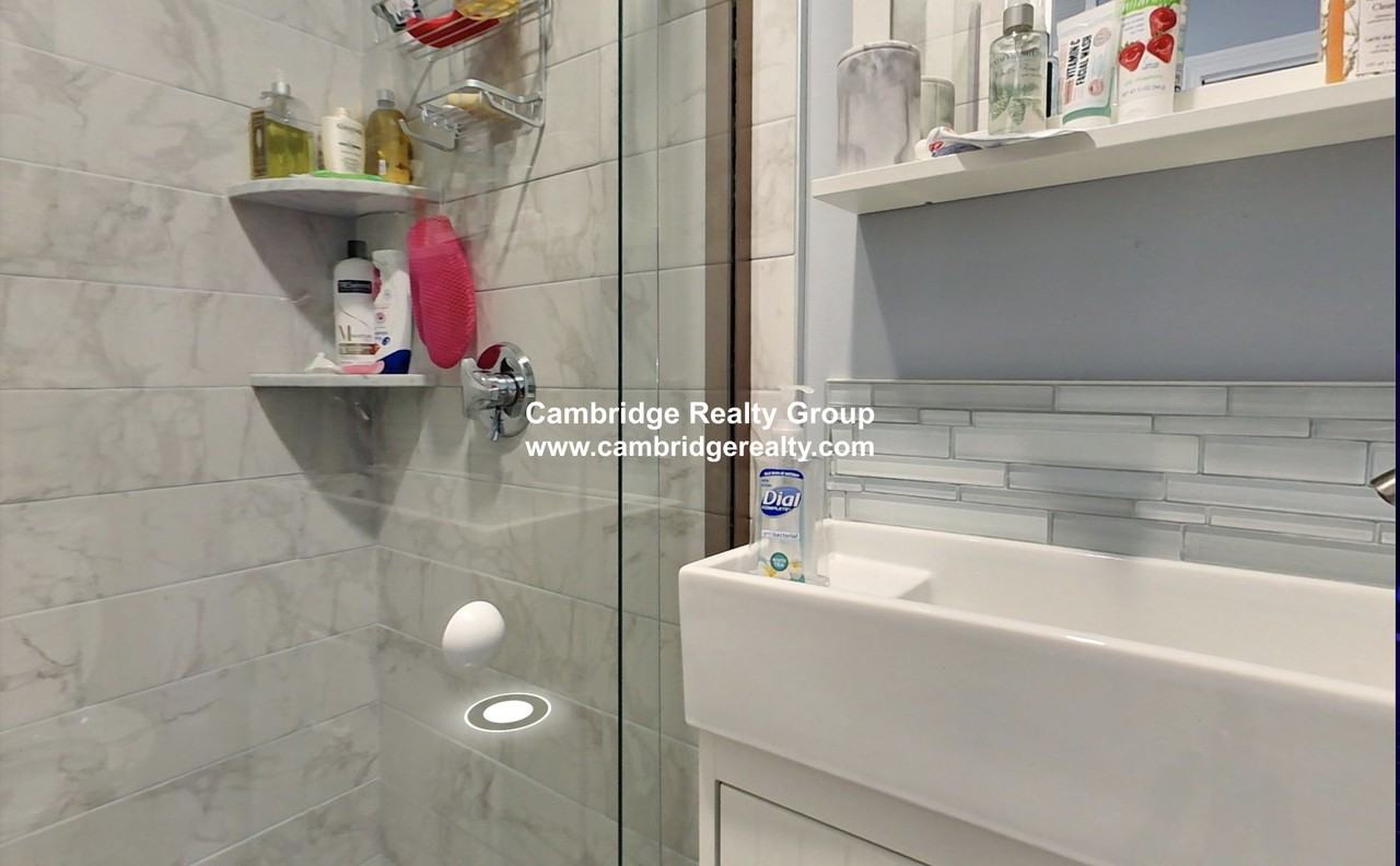 136 Oxford St #1 - Photo 4 of 9