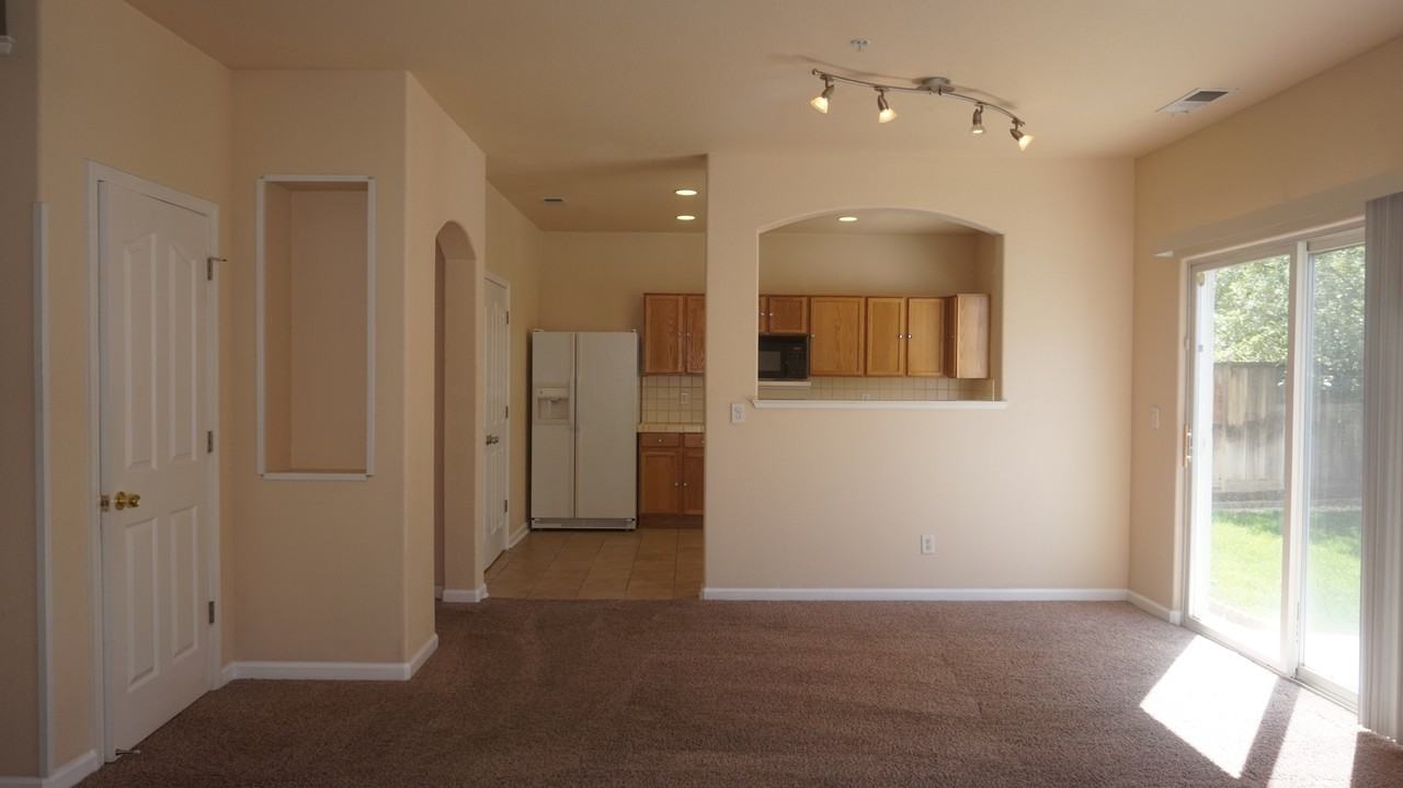 2371 Roman Dr - Photo 3 of 18