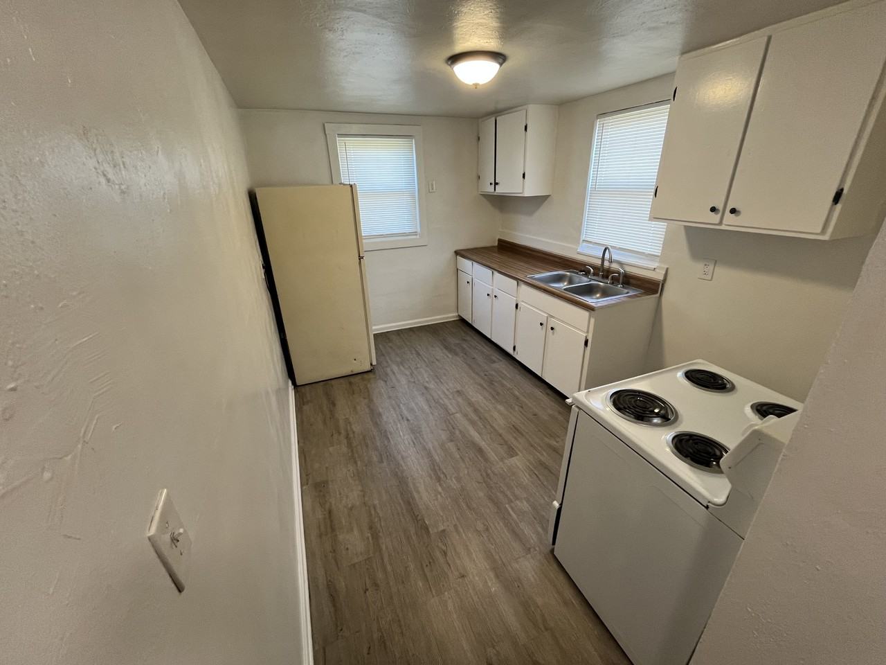 21 Chamberlin Ave W #B - Photo 6 of 11