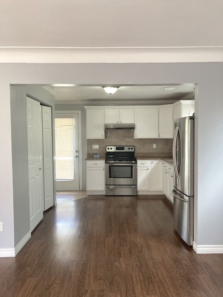 1930 Glendale Ave - Photo 2 of 13
