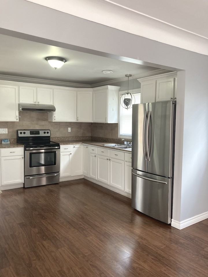 1930 Glendale Ave - Photo 3 of 13