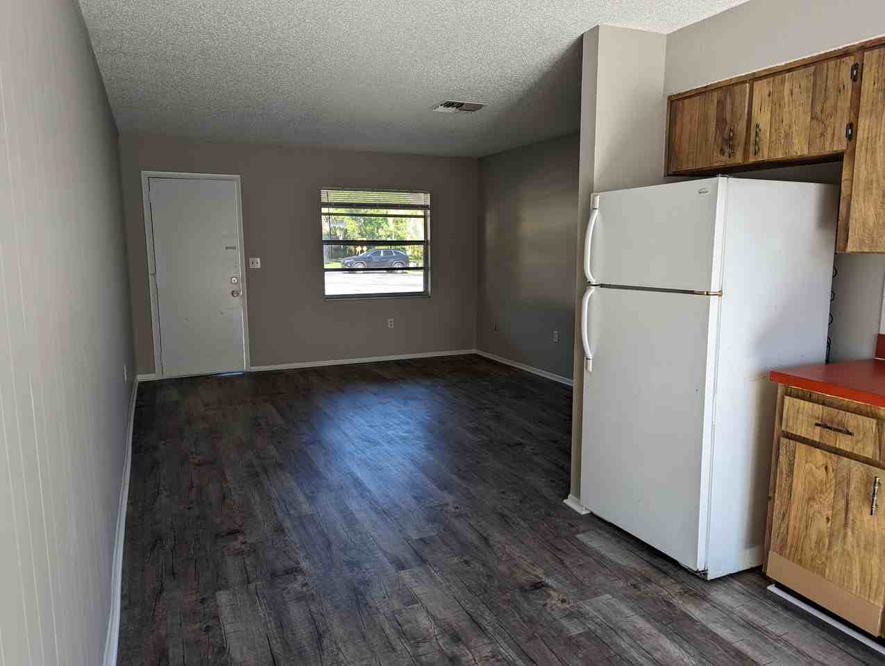 6032 Antrim St - Photo 4 of 13