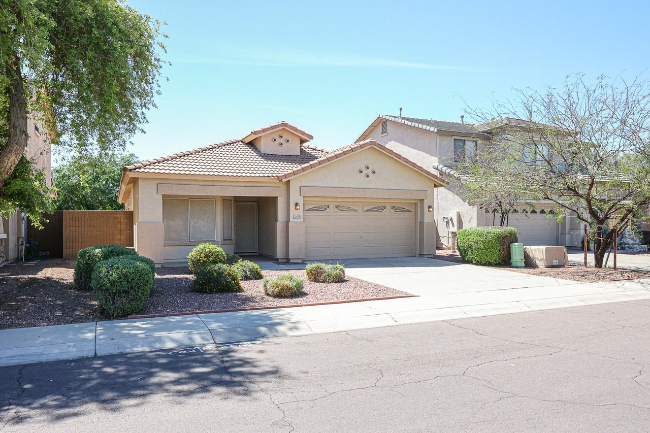 12833 W Apodaca Dr - Photo 3 of 30