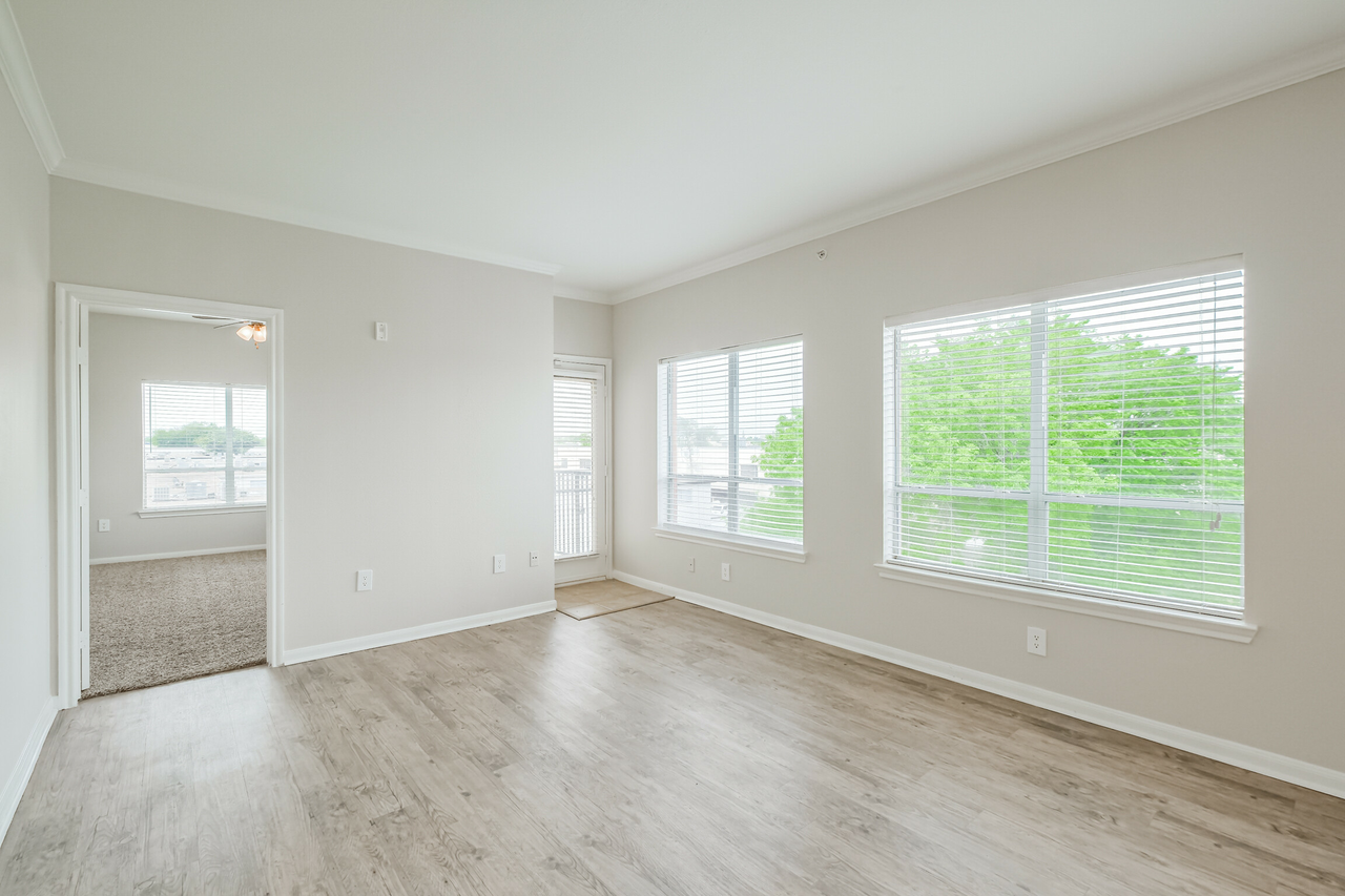 Bella Capri Apartments - Photo 4 of 9