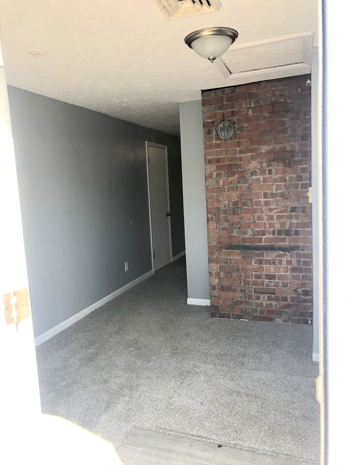 W Washington St #410-5 - Photo 2 of 10