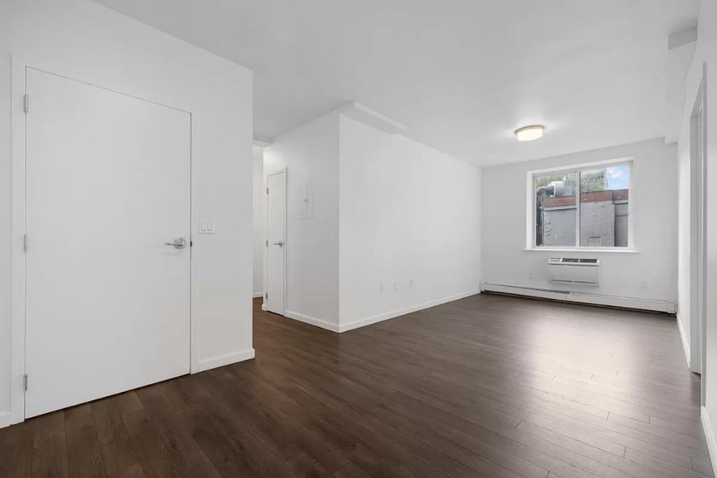 E 2nd St #4D - Photo 2 of 12