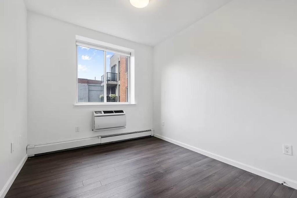 E 2nd St #4D - Photo 3 of 12