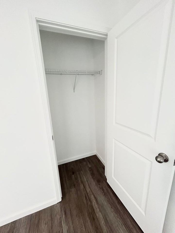 Sagamore Winds Apartments - Photo 3 of 50