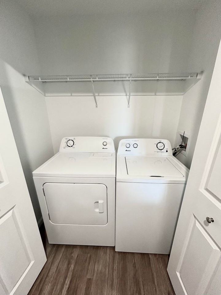 Sagamore Winds Apartments - Photo 5 of 50