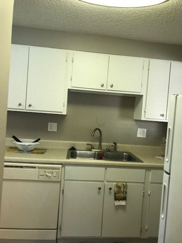 Lisa Rae Apartments - Photo 4 of 19