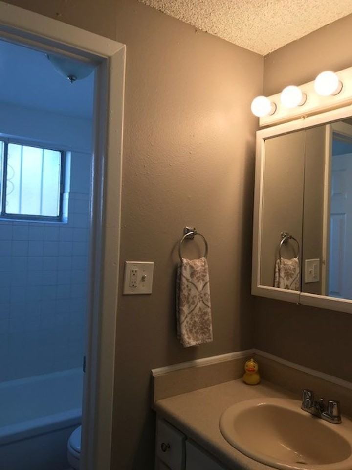Lisa Rae Apartments - Photo 6 of 19