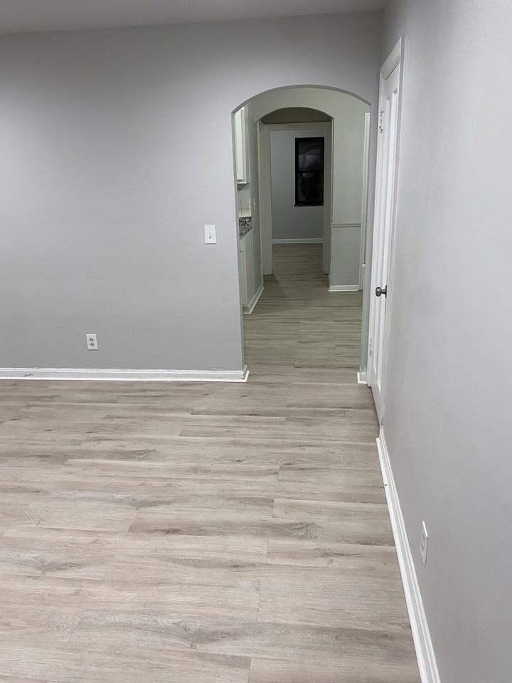 7352 Reading - Photo 5 of 10