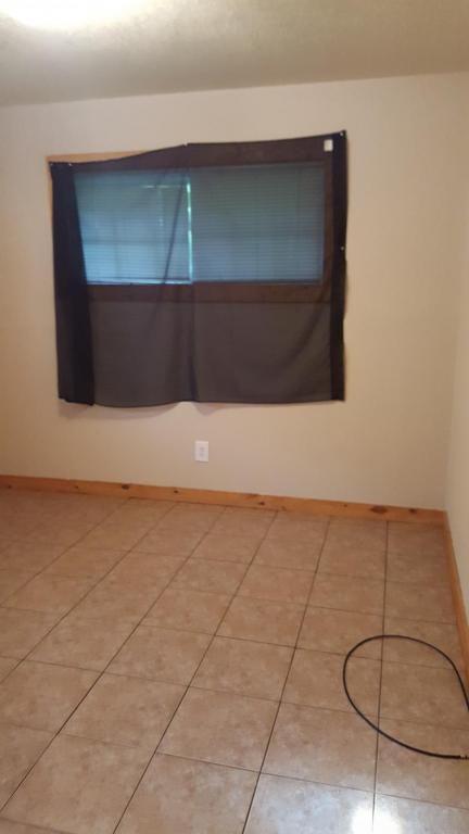 4507 Wipprecht St - Photo 6 of 17