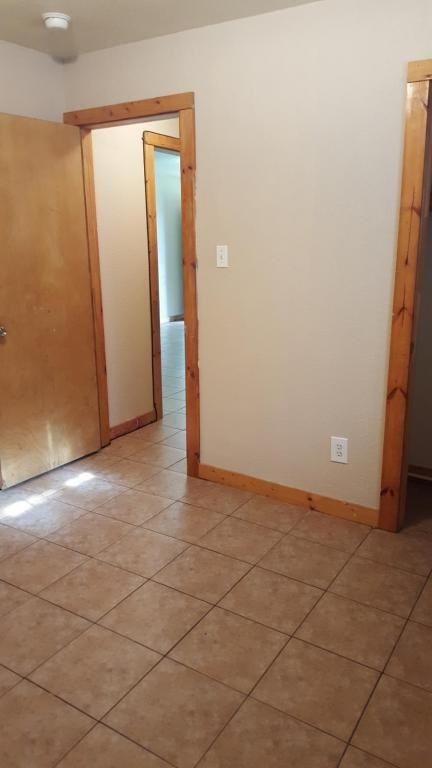 4507 Wipprecht St - Photo 7 of 17