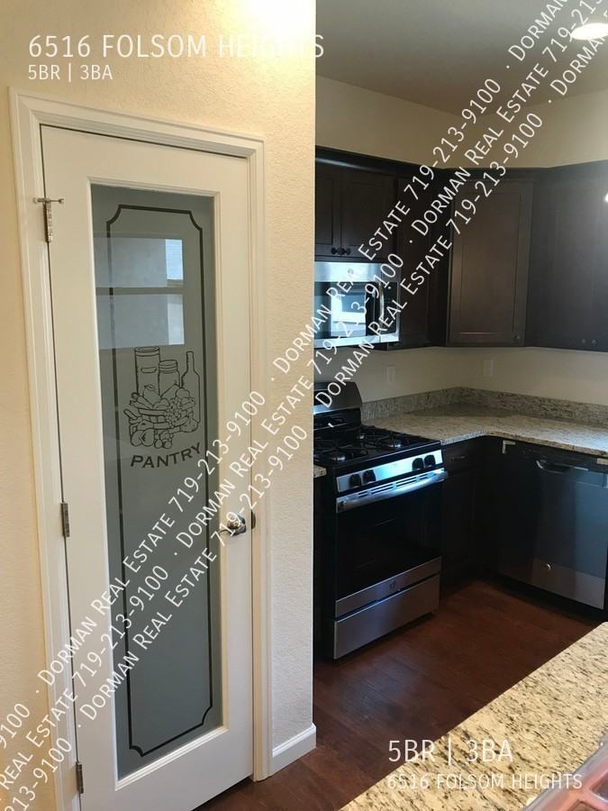 6516 Folsom Hts - Photo 3 of 28