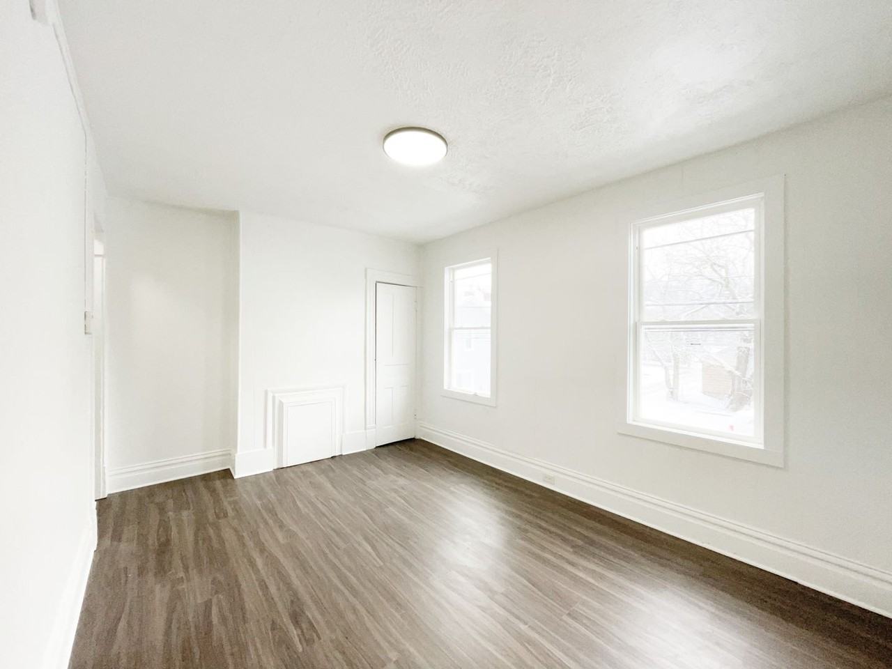 19 - 709-711 Industry - Photo 4 of 26