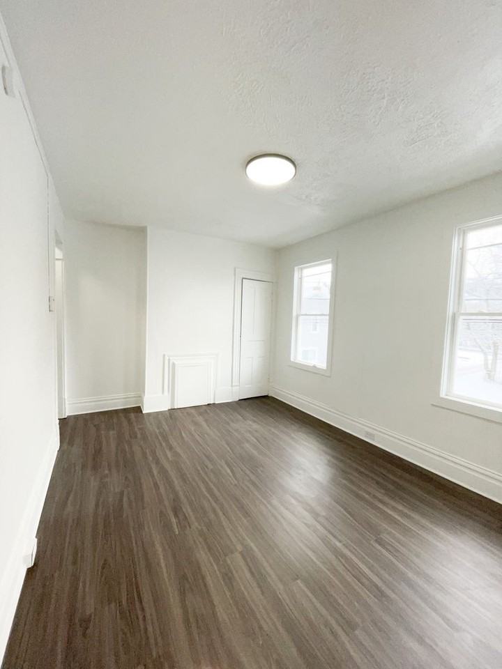 19 - 709-711 Industry - Photo 5 of 26