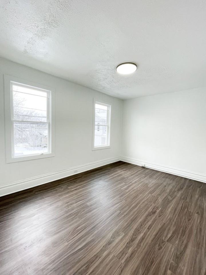 19 - 709-711 Industry - Photo 6 of 26