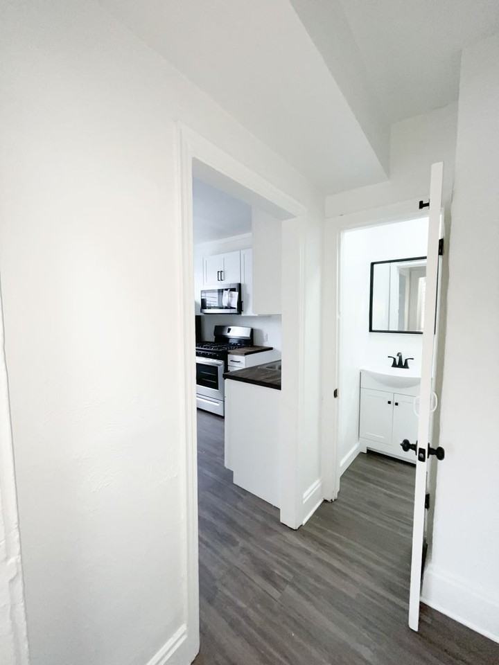 19 - 709-711 Industry - Photo 7 of 26