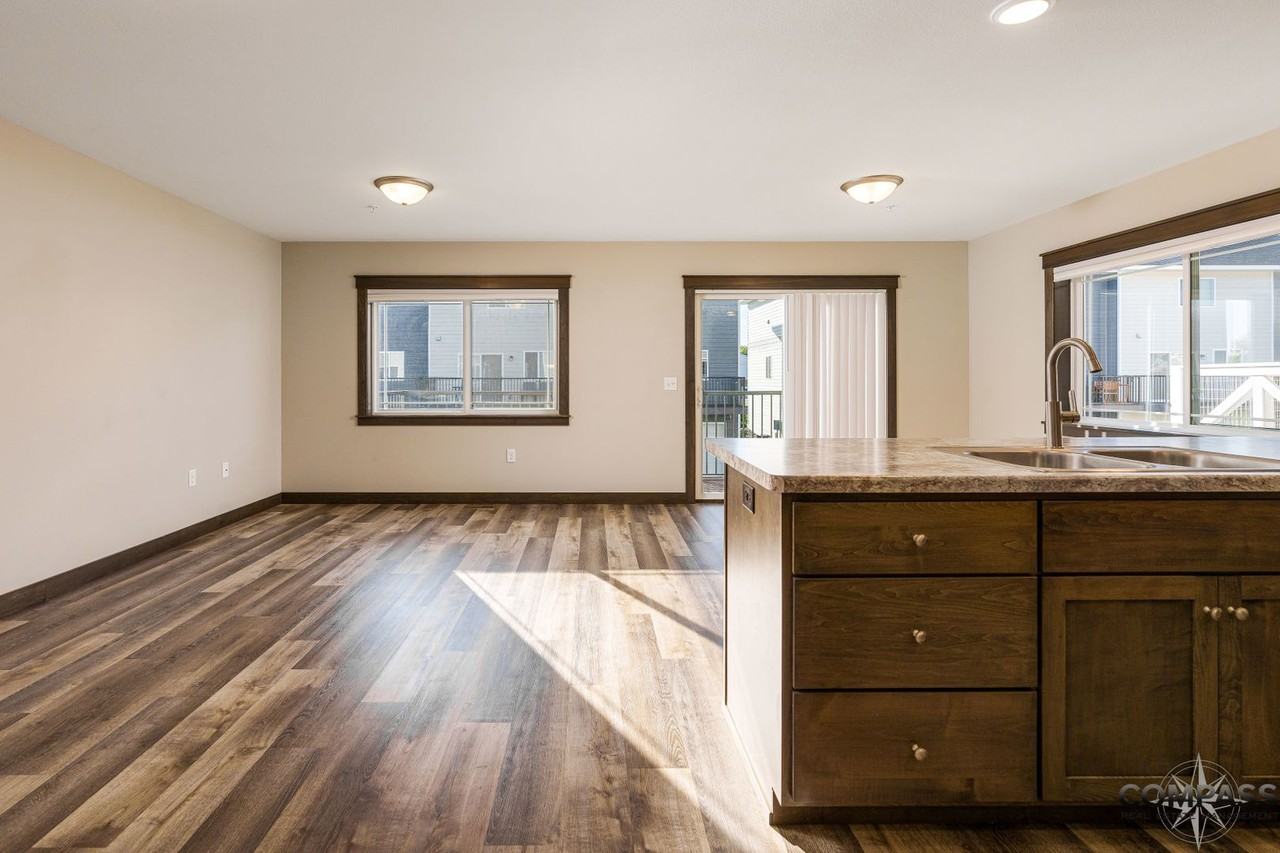 2953 Eldorado Boulevard - Photo 3 of 25