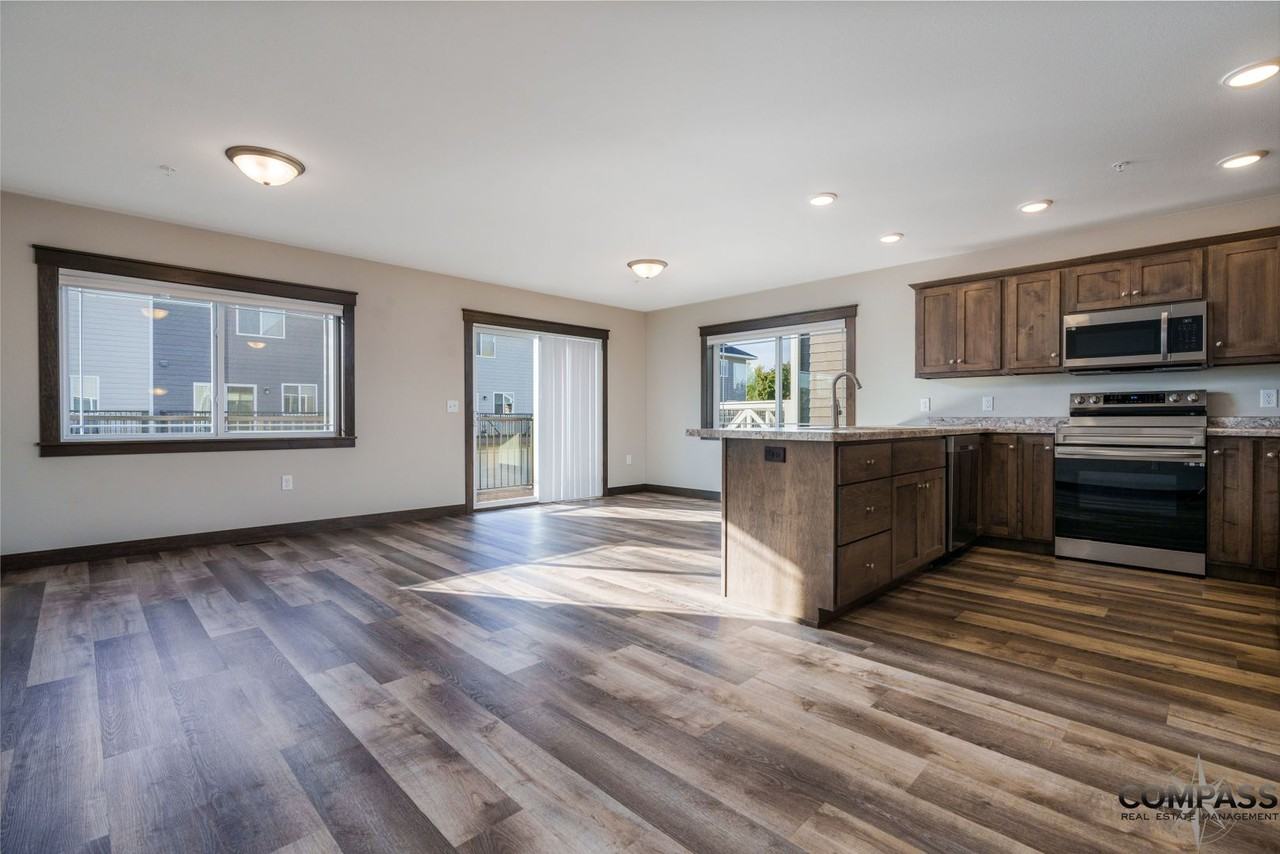 2953 Eldorado Boulevard - Photo 4 of 25